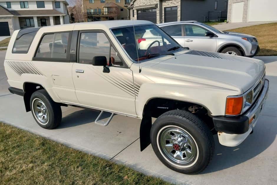 1987 Toyota 4Runner (N60) sold for $15,250