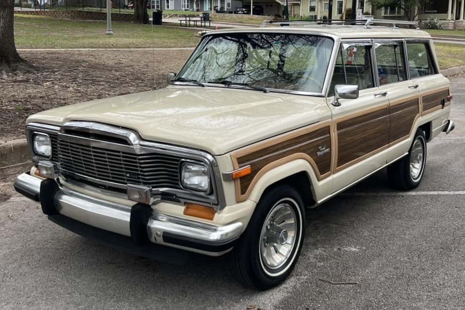 1984 Jeep SJ Grand Wagoneer sold for $25,000