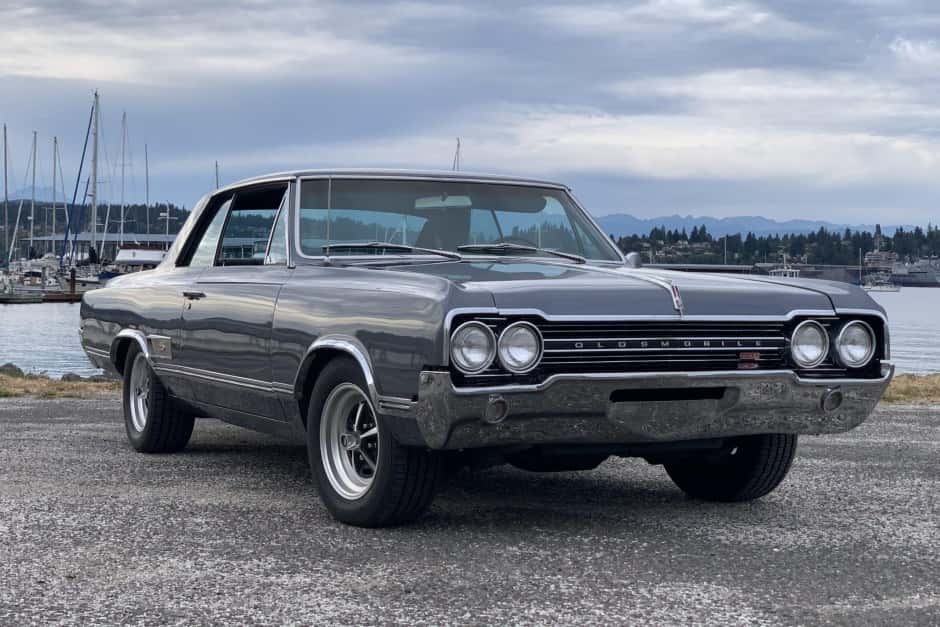 1965 Oldsmobile 442 sold for $28,750