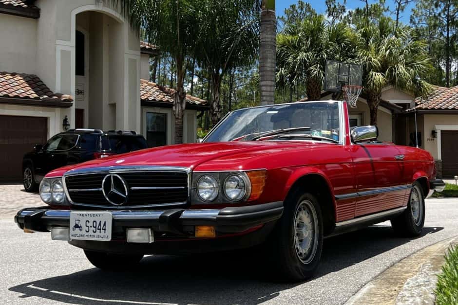 1983 Mercedes-Benz R107 SL sold for $9,300