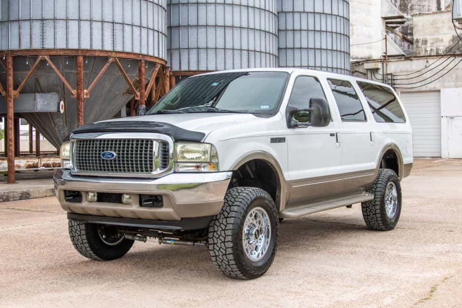 2001 Ford Excursion sold for $41,250
