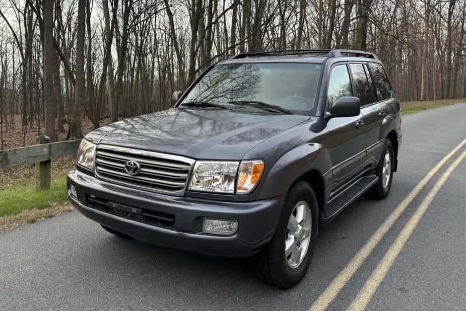 2004 Toyota Land Cruiser 100-Series sold for $14,750