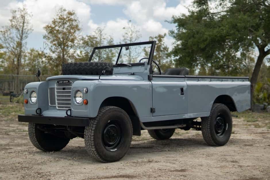 1971 Land Rover Series 109 sold for $26,750