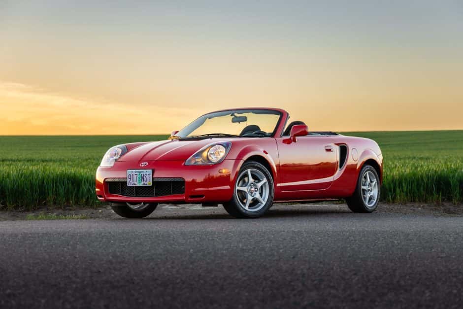 2001 Toyota W30 MR2 sold for $19,751