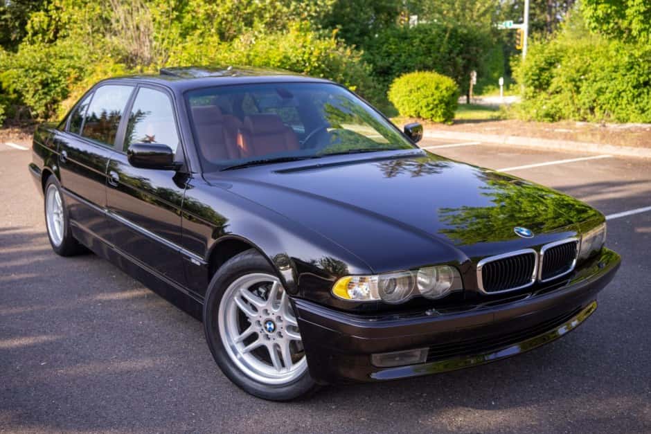 2001 BMW E38 7-Series sold for $12,500
