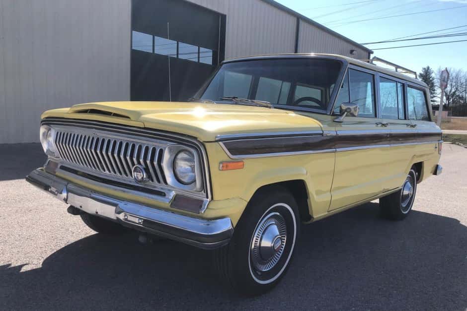 1976 Jeep SJ Wagoneer sold for $13,000