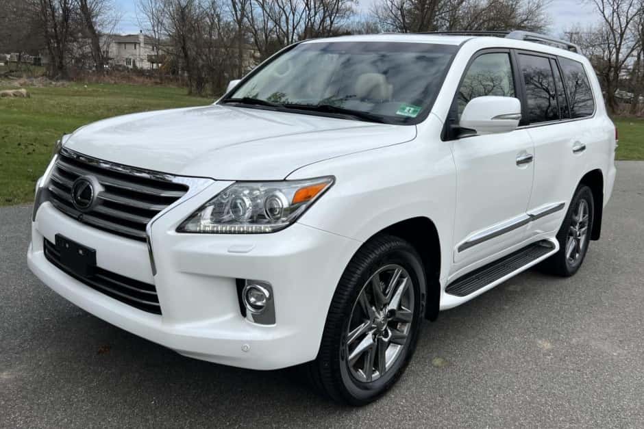 2015 Lexus LX570 sold for $23,500