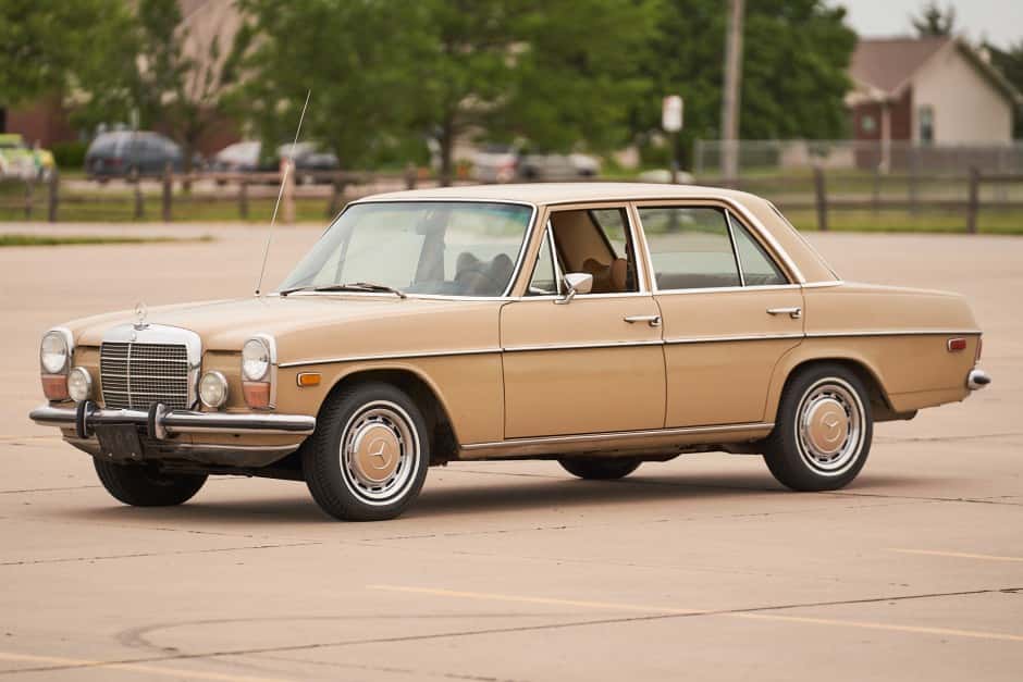 1973 Mercedes-Benz W114 & W115 sold for $7,500