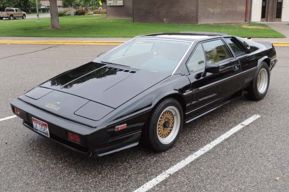 1986 Lotus Esprit sold for $34,666