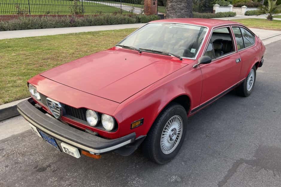 1976 Alfa Romeo Alfetta sold for $7,700