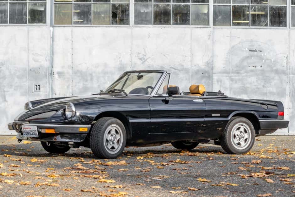 1990 Alfa Romeo 105/115 Spider Series 3 sold for $8,222