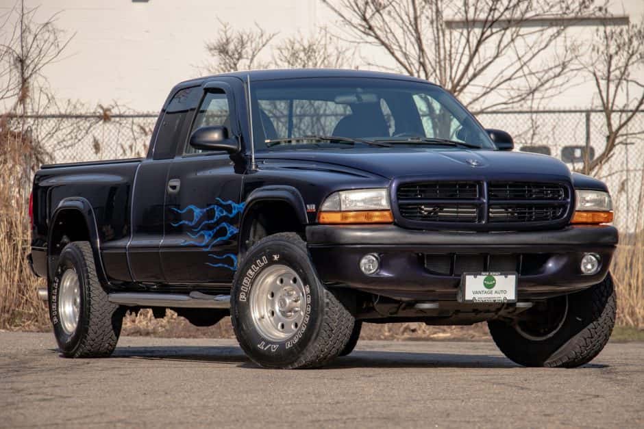 1998 Dodge Dakota (1997-2004) sold for $12,500