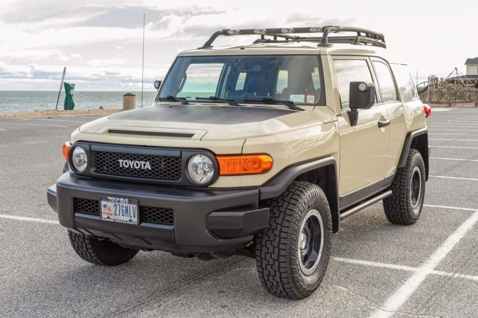 2010 Toyota FJ Cruiser sold for $19,250