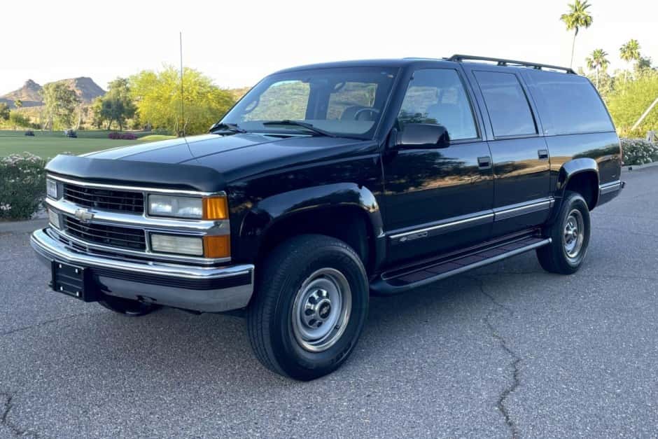 1999 Chevrolet Suburban (GMT400 1992-1999) sold for $23,000