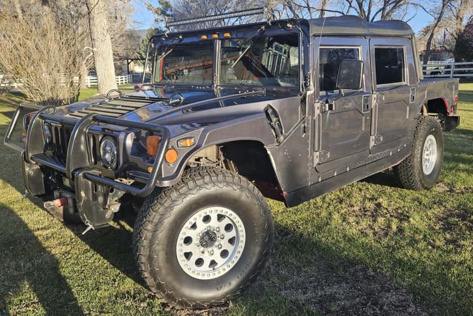 1998 Hummer H1 sold for $33,000