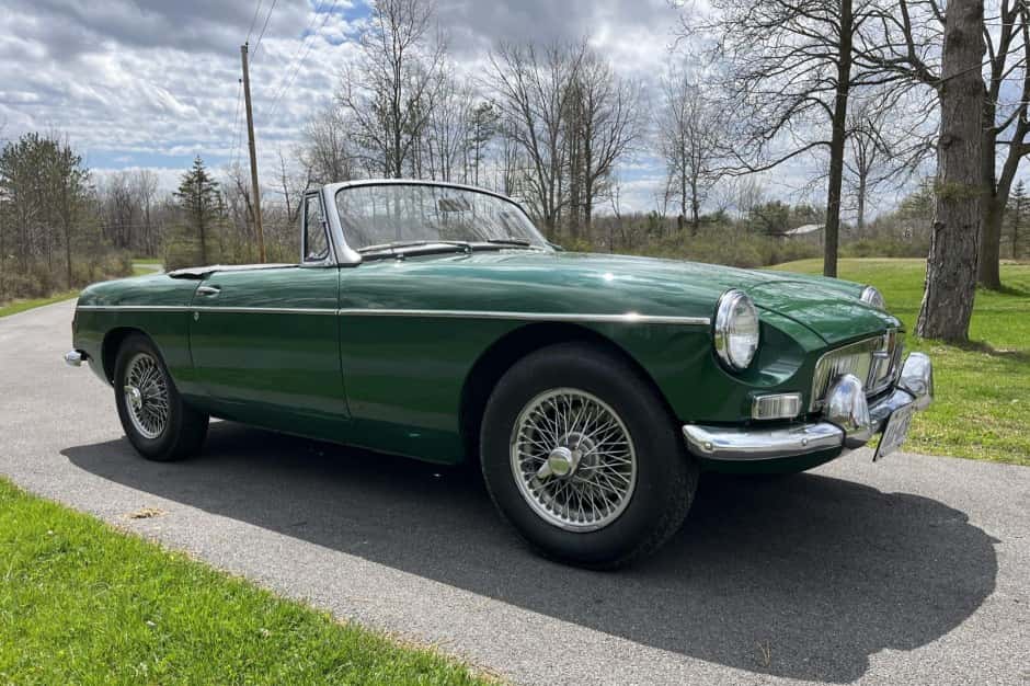 1963 MG MGB sold for $16,750