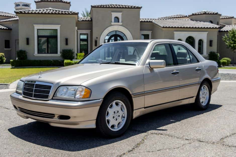 2000 Mercedes-Benz W202 C-Class sold for $4,900