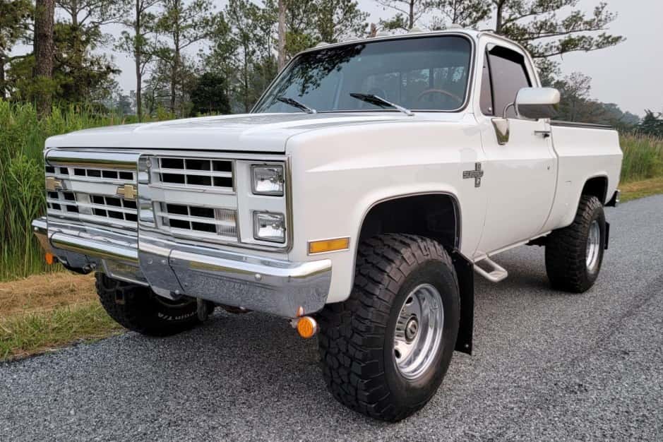 1975 Chevrolet C/K (1973-1991) sold for $22,000