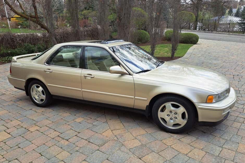 1995 Acura Legend sold for $15,250
