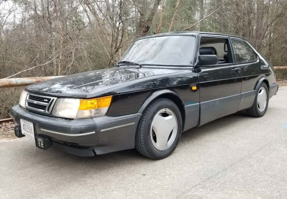 1989 Saab 900 sold for $5,100