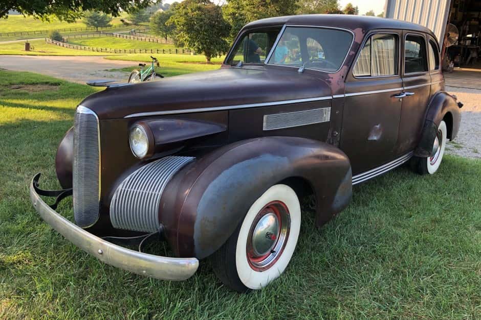1939 LaSalle Series 50 sold for $6,600