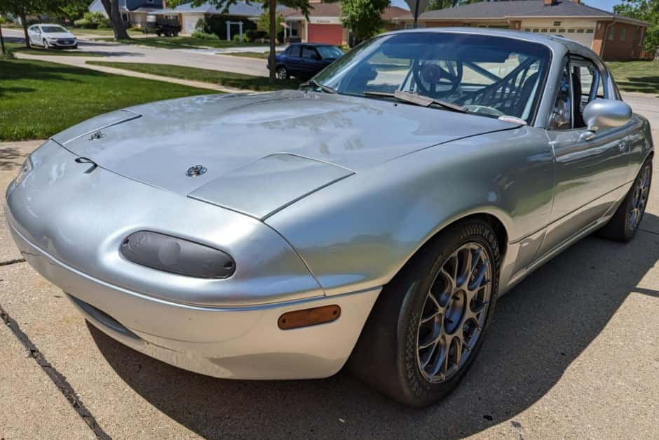 1995 Mazda NA MX-5 Miata sold for $11,000