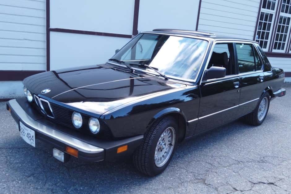 1983 BMW E28 5-Series sold for $14,000