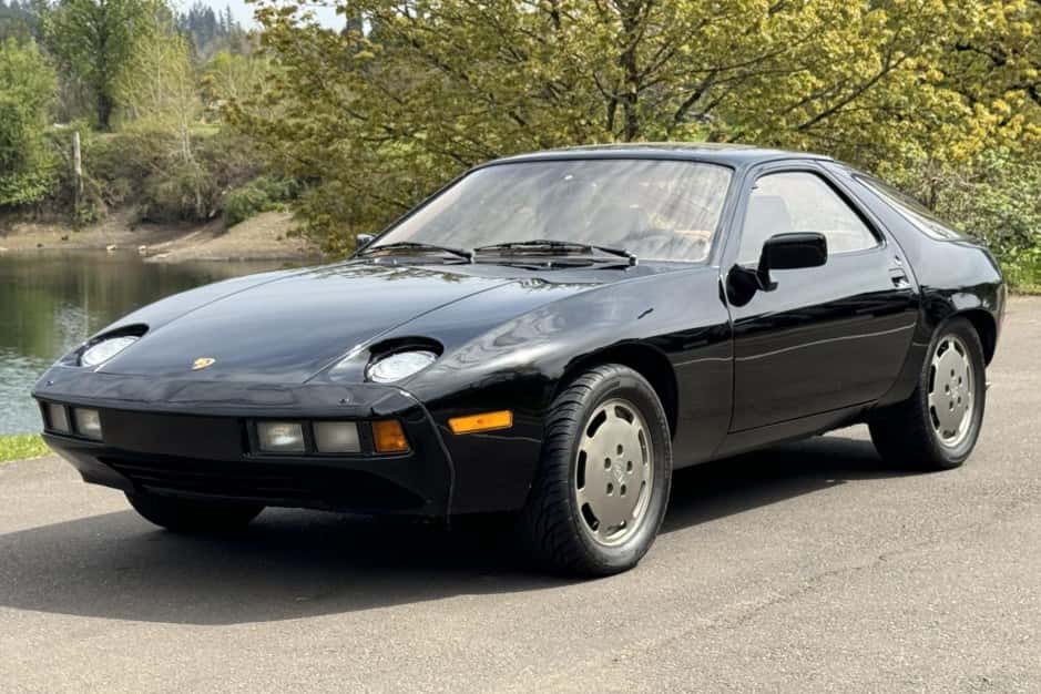 1979 Porsche 928 sold for $6,928