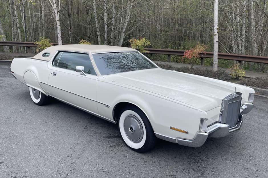 1972 Lincoln Continental Mark IV (1972-1976) sold for $6,500