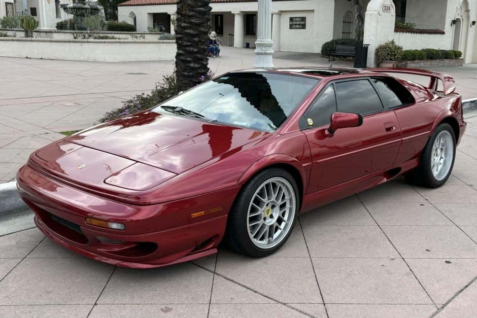 2003 Lotus Esprit sold for $70,777