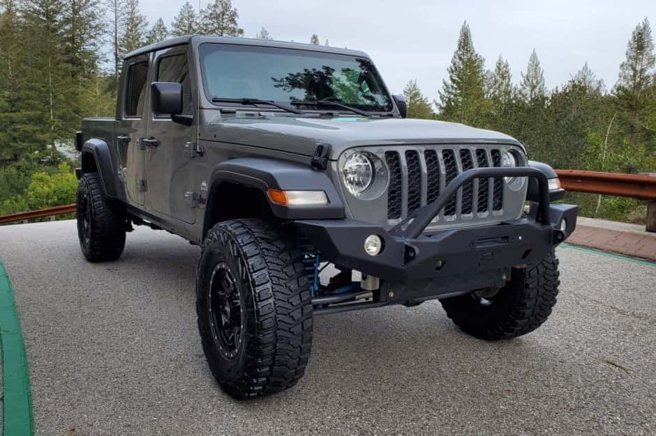 2020 Jeep Pickup sold for $32,250