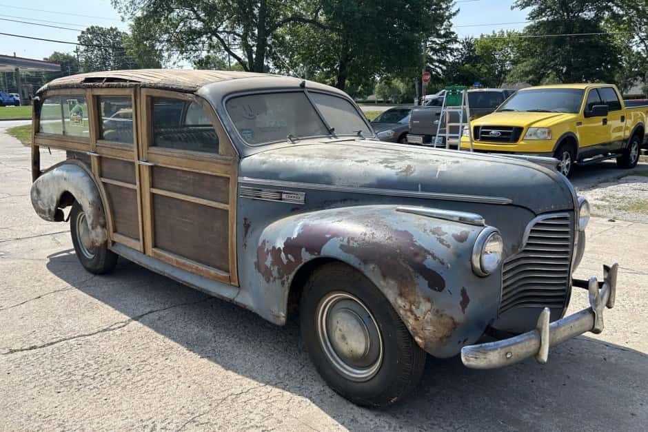 1940 Buick Super sold for $8,600