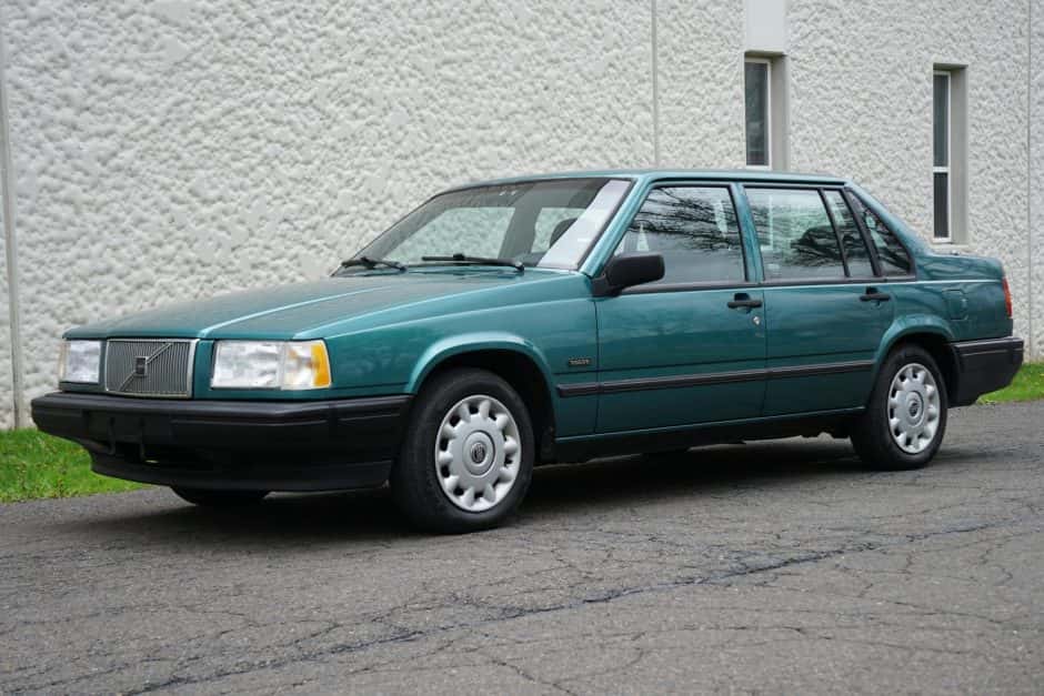 1994 Volvo 900-Series sold for $7,500
