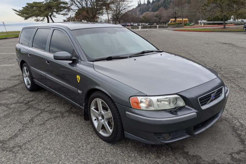 2004 Volvo V70R sold for $6,900