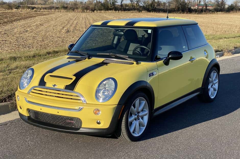 2004 Mini R53 John Cooper Works sold for $11,800