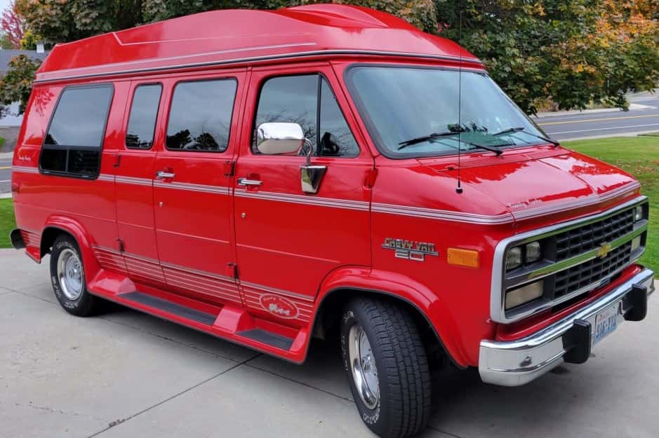 1995 Chevrolet G-Series Van sold for $12,000