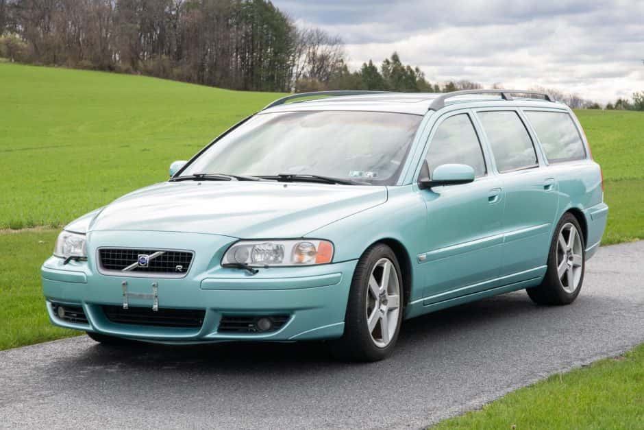 2005 Volvo V70R sold for $22,020