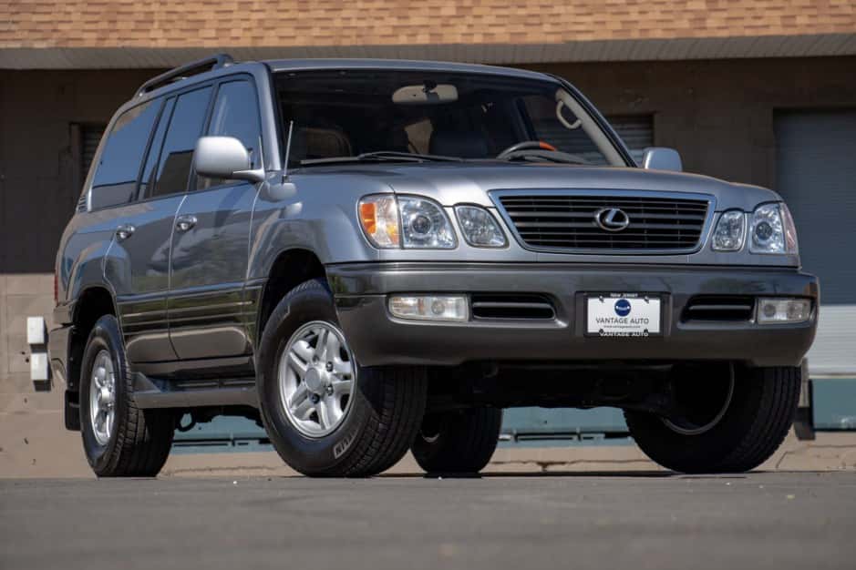 2002 Lexus LX470 sold for $32,500