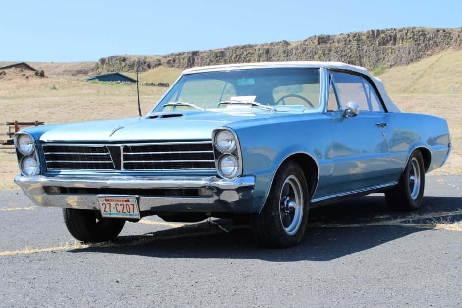 1965 Pontiac Tempest / LeMans sold for $21,565