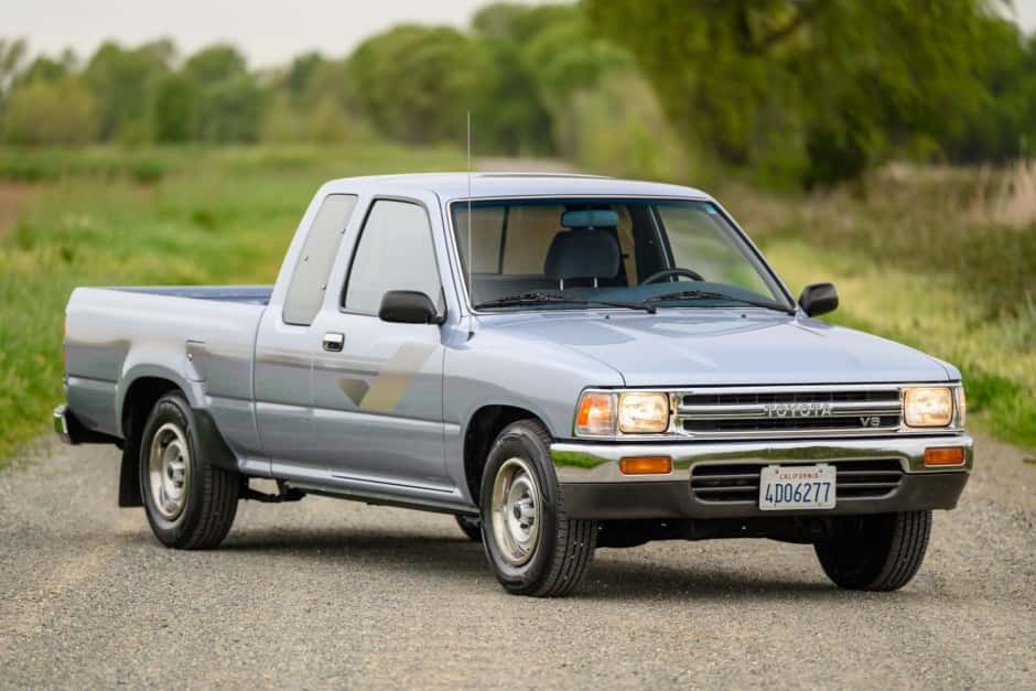 1990 Toyota Pickup (N80/90/100/110 1989-1997) sold for $13,800