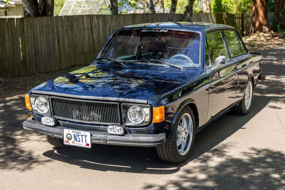 1973 Volvo 140 sold for $17,500