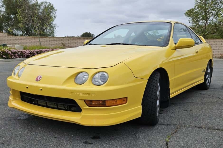 2001 Acura Integra Type R sold for $40,000