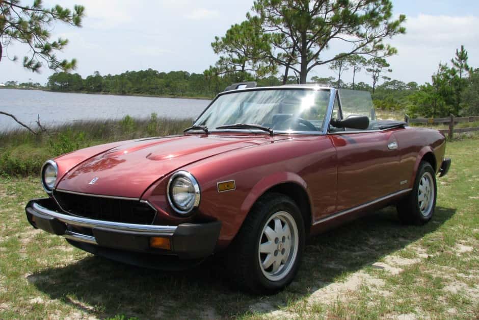 1985 Fiat 124 Spider (1966-1985) sold for $10,000