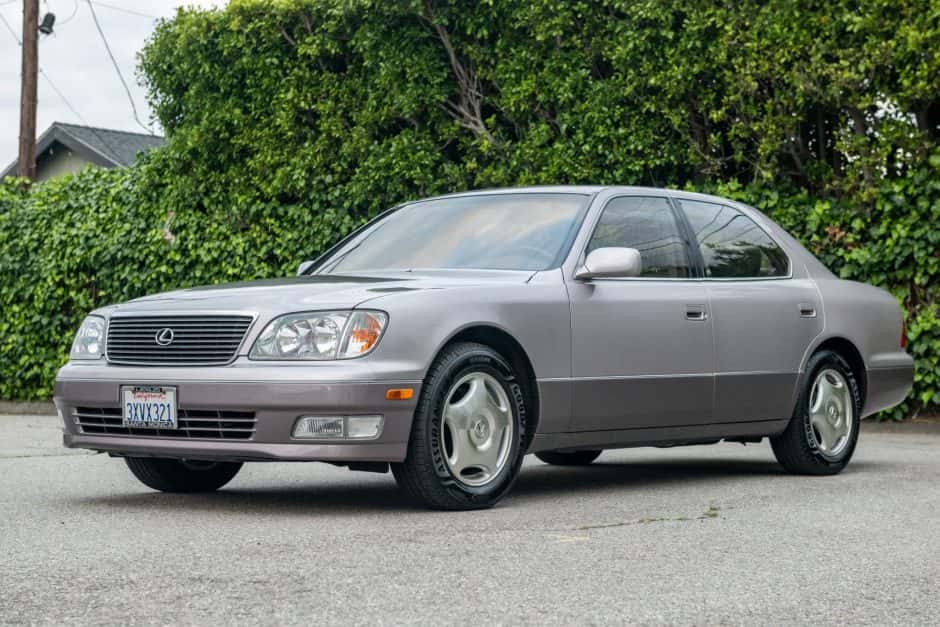 1998 Lexus LS Sedan sold for $13,301