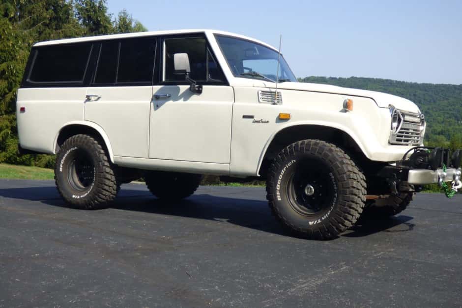 1972 Toyota Land Cruiser FJ55 sold for $16,500