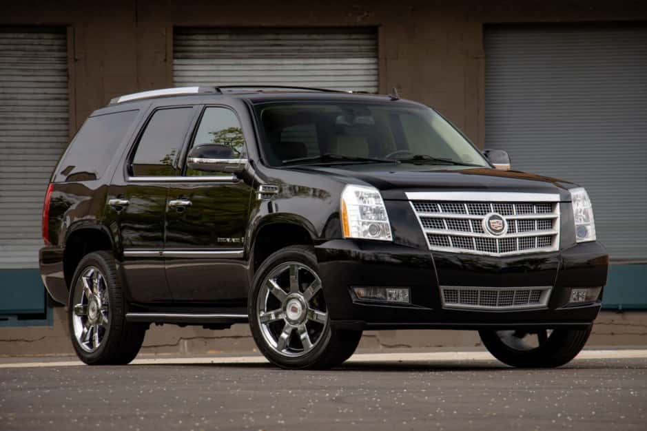 2009 Cadillac Escalade & EXT GMT900 (2007-2014) sold for $27,000
