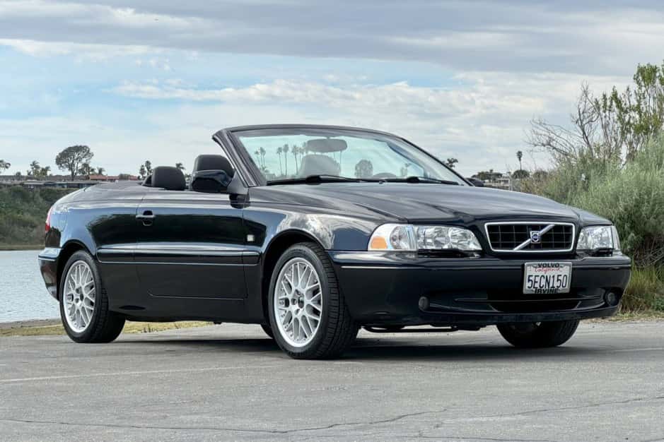 2004 Volvo C70 sold for $7,800