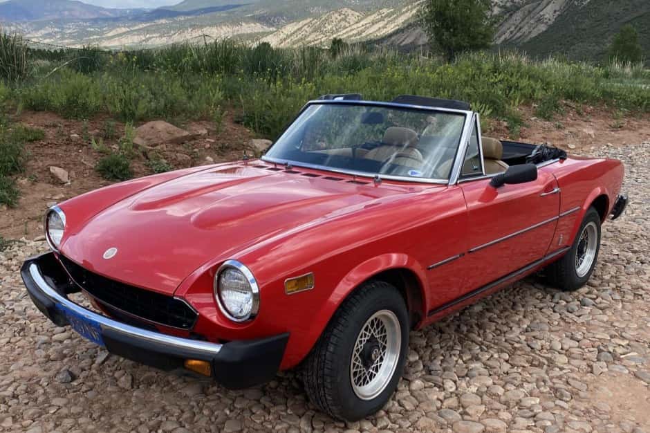 1975 Fiat 124 Spider (1966-1985) sold for $12,400