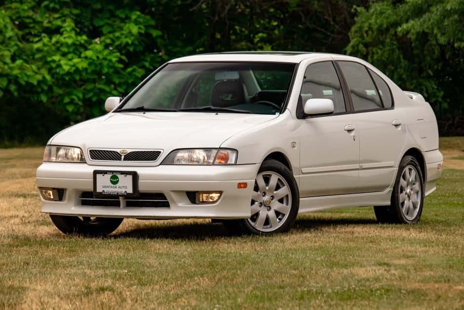 2002 Infiniti  sold for $7,399