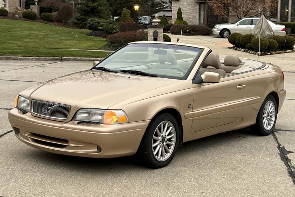 1999 Volvo C70 sold for $9,350